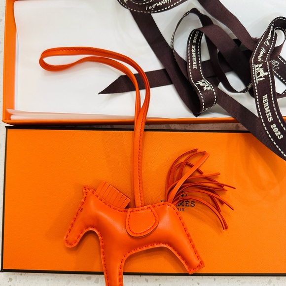 Hermes Rodeo - Picture 2 of 4